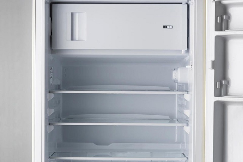 How to clean refrigerator