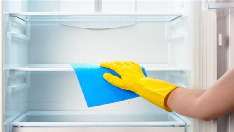 keep refrigerator clean