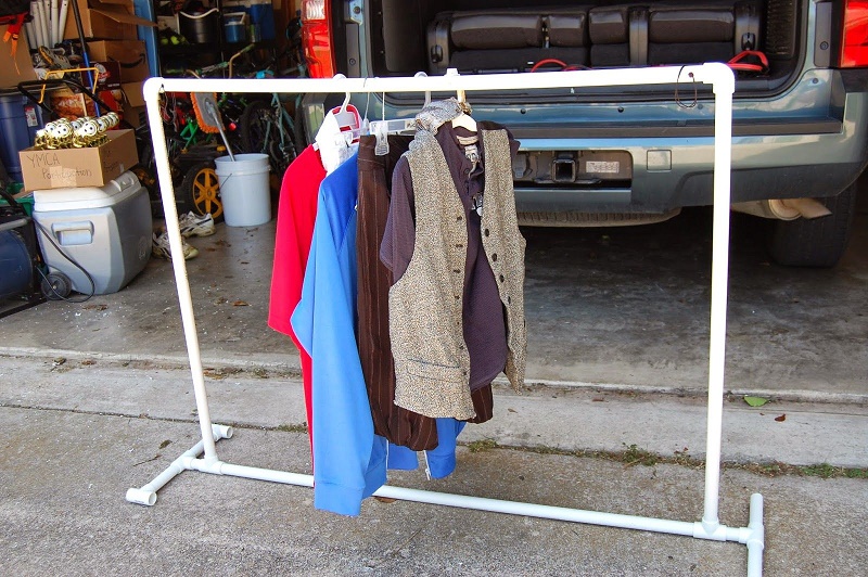 How to make a clothes rack from pvc pipe