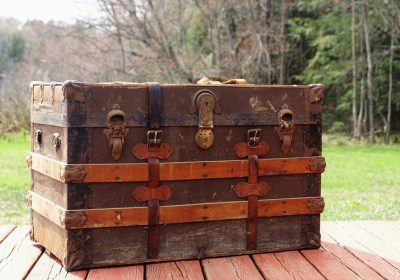 How to Restore the Inside of an Old Trunk: A Comprehensive Guide